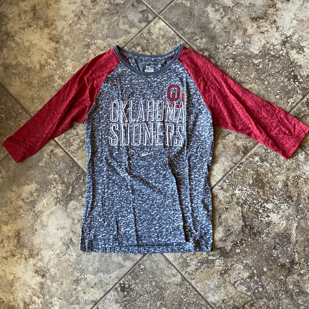 Nike medium OU 3/4 tee
